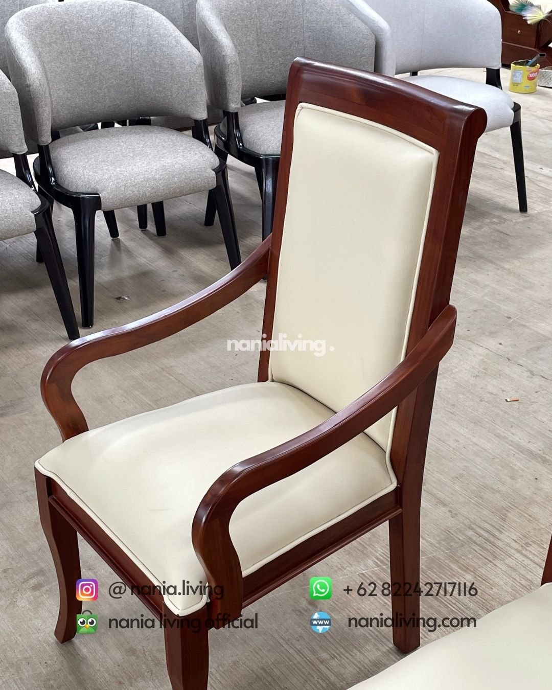 Modern Minimalist Teak Dining Chair With Armrests (5) amrchair Modern Minimalist Teak Dining Chair With Armrests