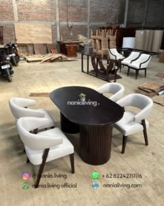 side Modern Teak-striped Dining Table With 4 Chairs