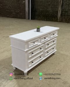 White lacquered sideboard with 7 drawers