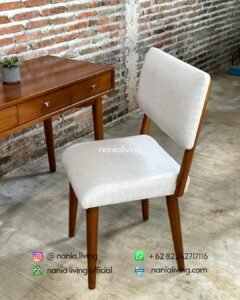 chair Dressing Table Set With A Round Mirror And A Teak Chair