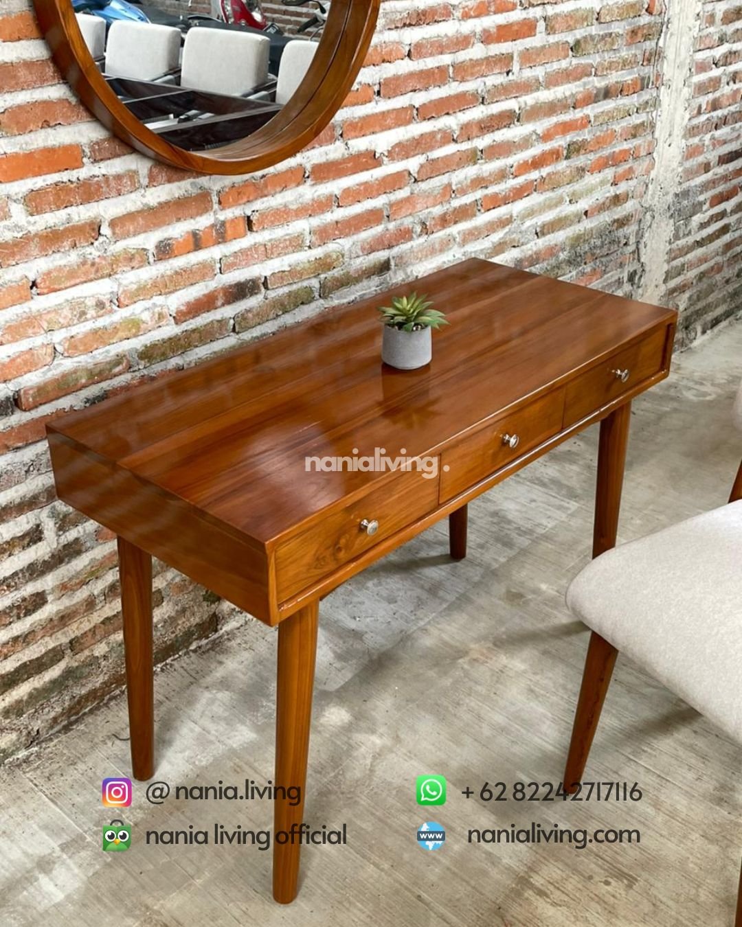 table Dressing Table Set With A Round Mirror And A Teak Chair