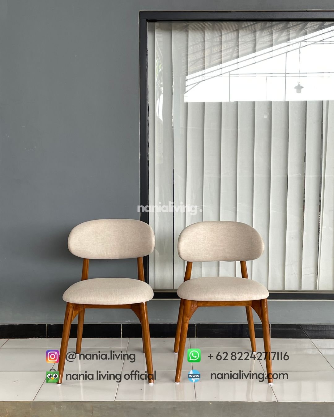 Minimalist Padded Cafe Dining Chair