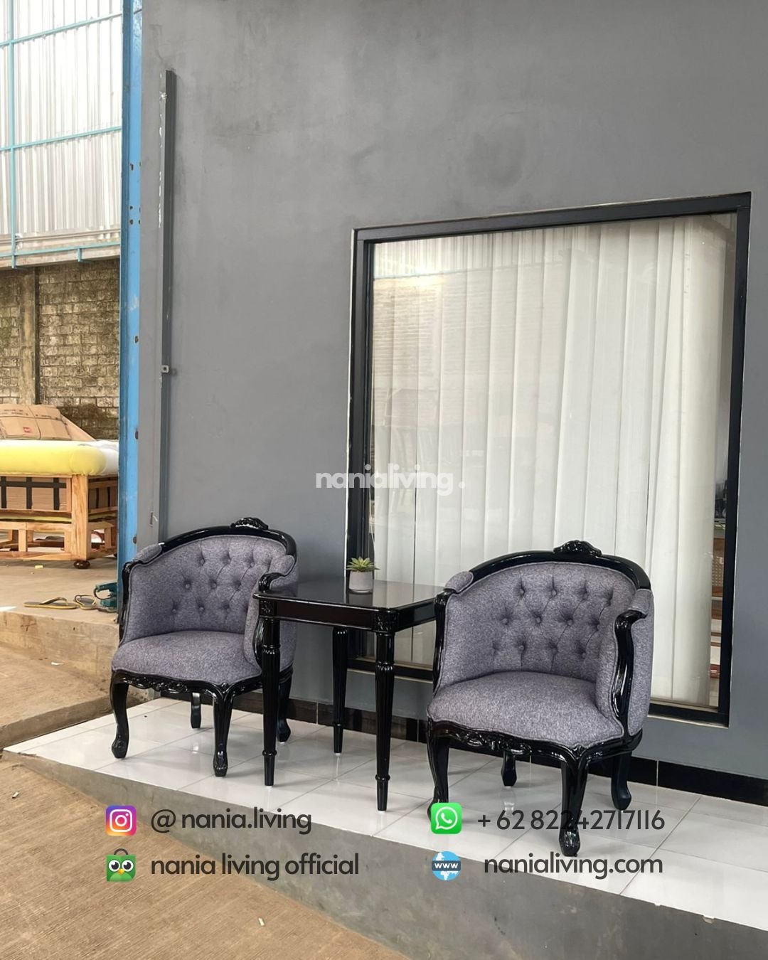 Modern Patio Seating Set With A Table