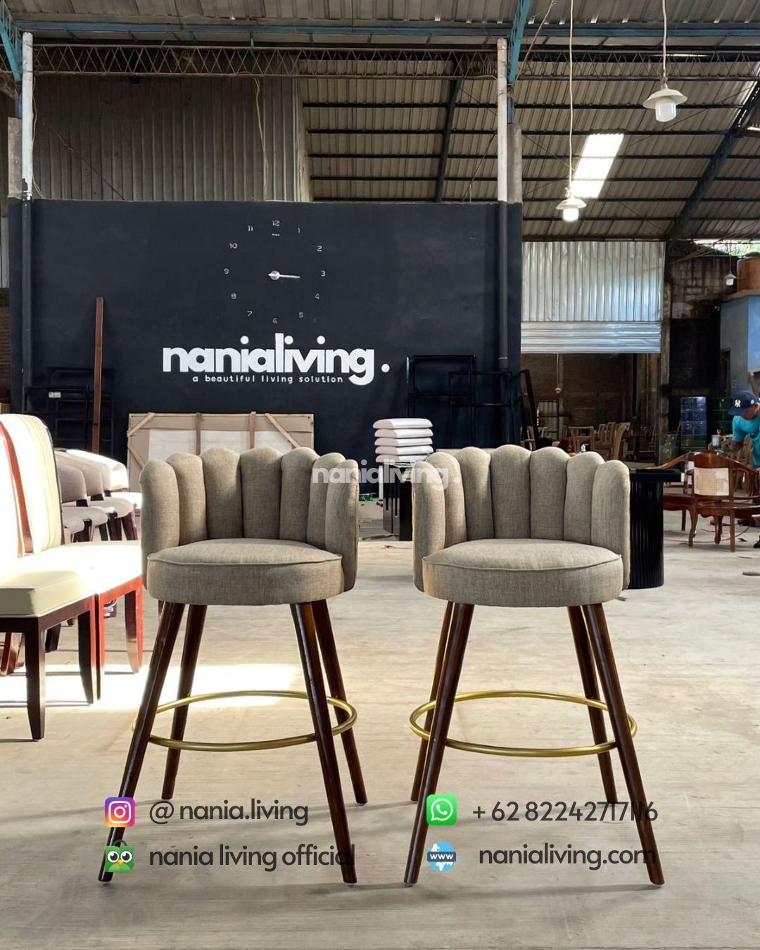 Modern Teak Bar Stool With A Metal Ring (1) nanialiving