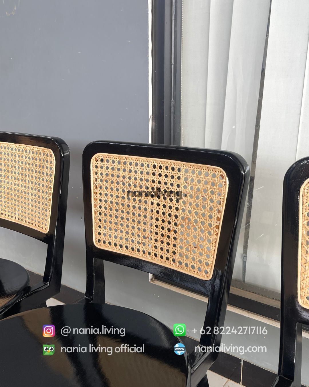 detail Ropan Dining Chair Combination of Teak And Rattan