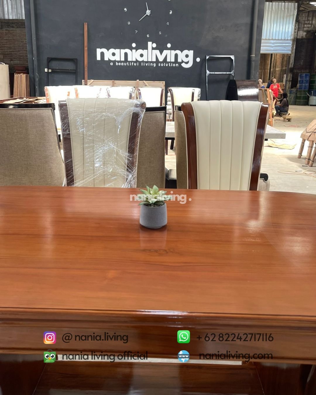 Selena Teak Dining Set With 6 Chairs (3) detail Selena Teak Dining Set With 6 Chairs