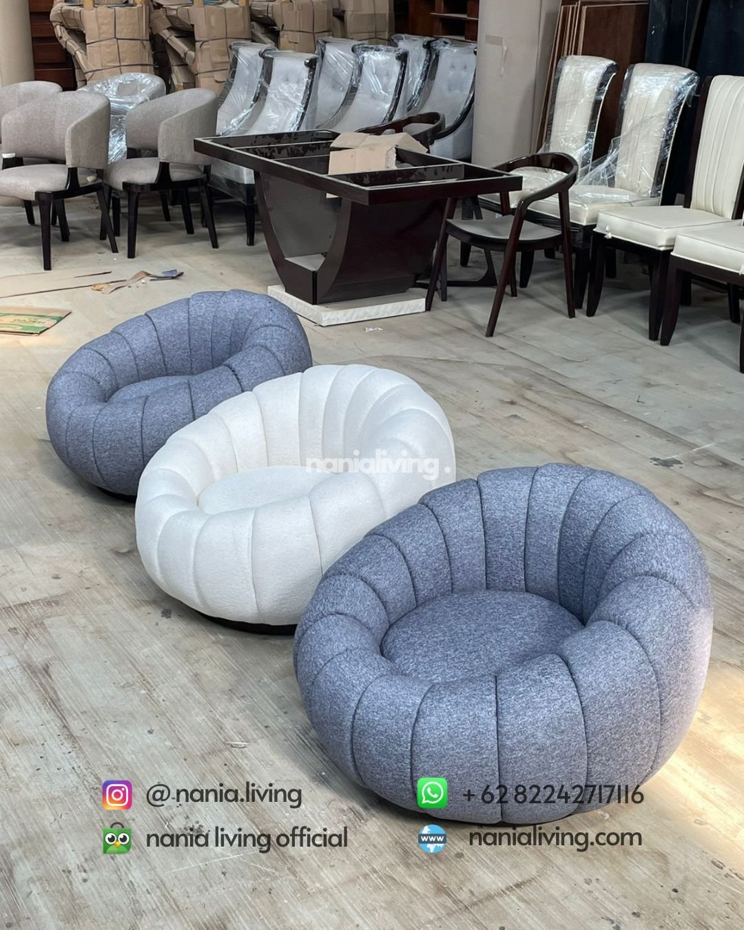 side Single Sofa With A Floral Pattern