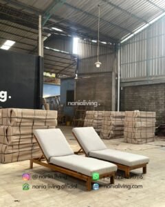 minimalist teak beach chair