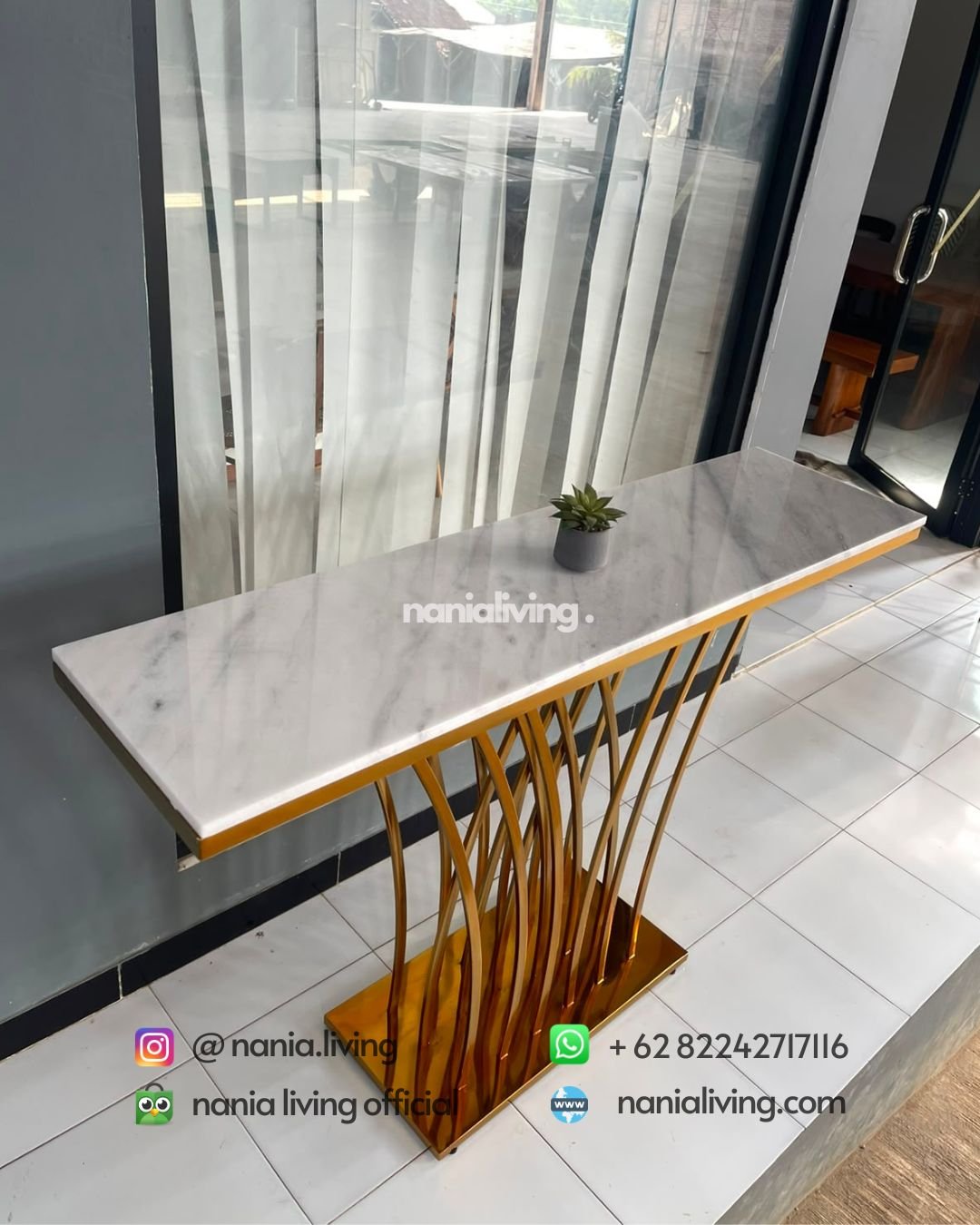 Marble Console Table With Gold-coloured Iron Legs (5) cv nania bintang utama