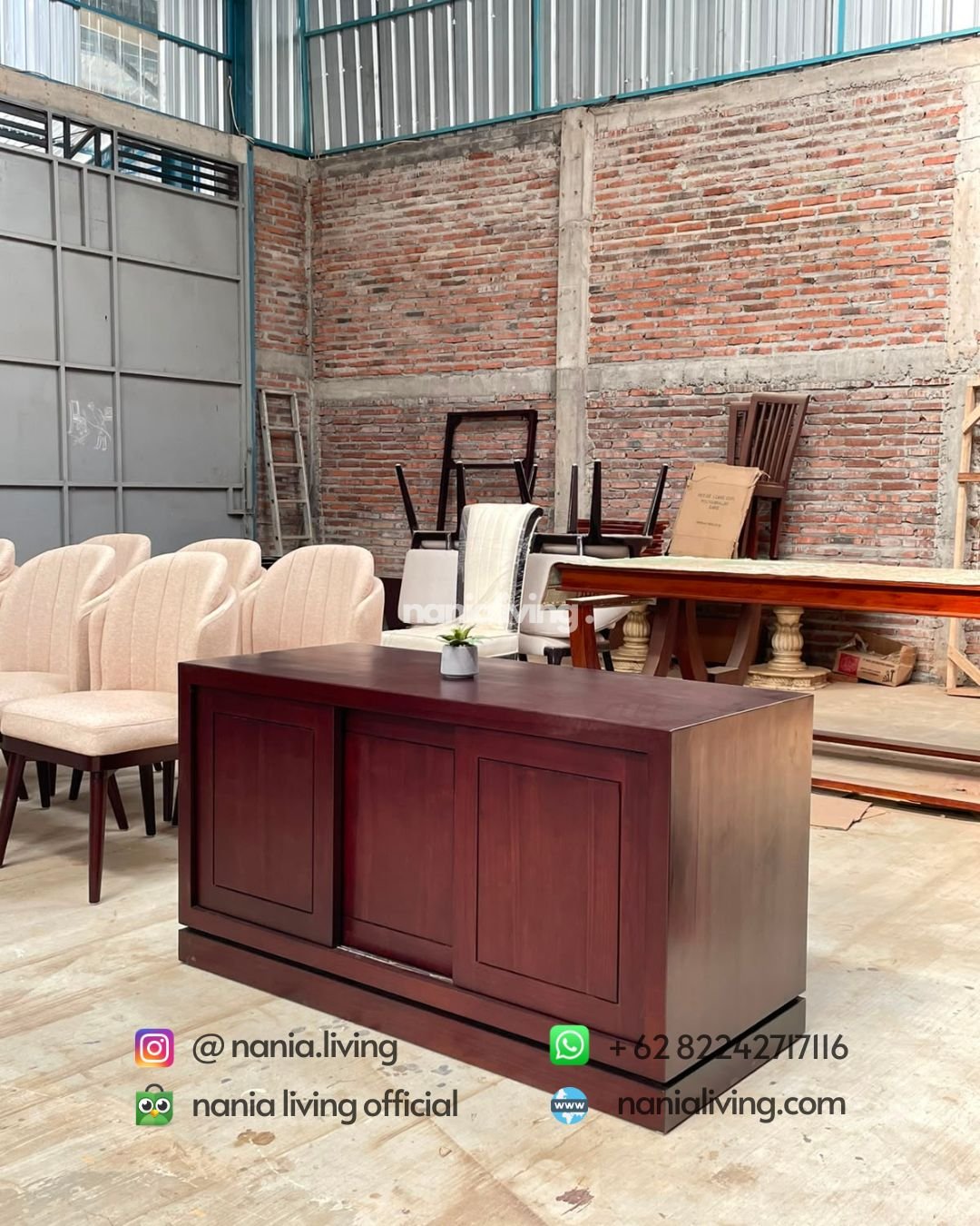 Minimalist 3-door Sliding Teak Sideboard (3) cv nania bintang utama