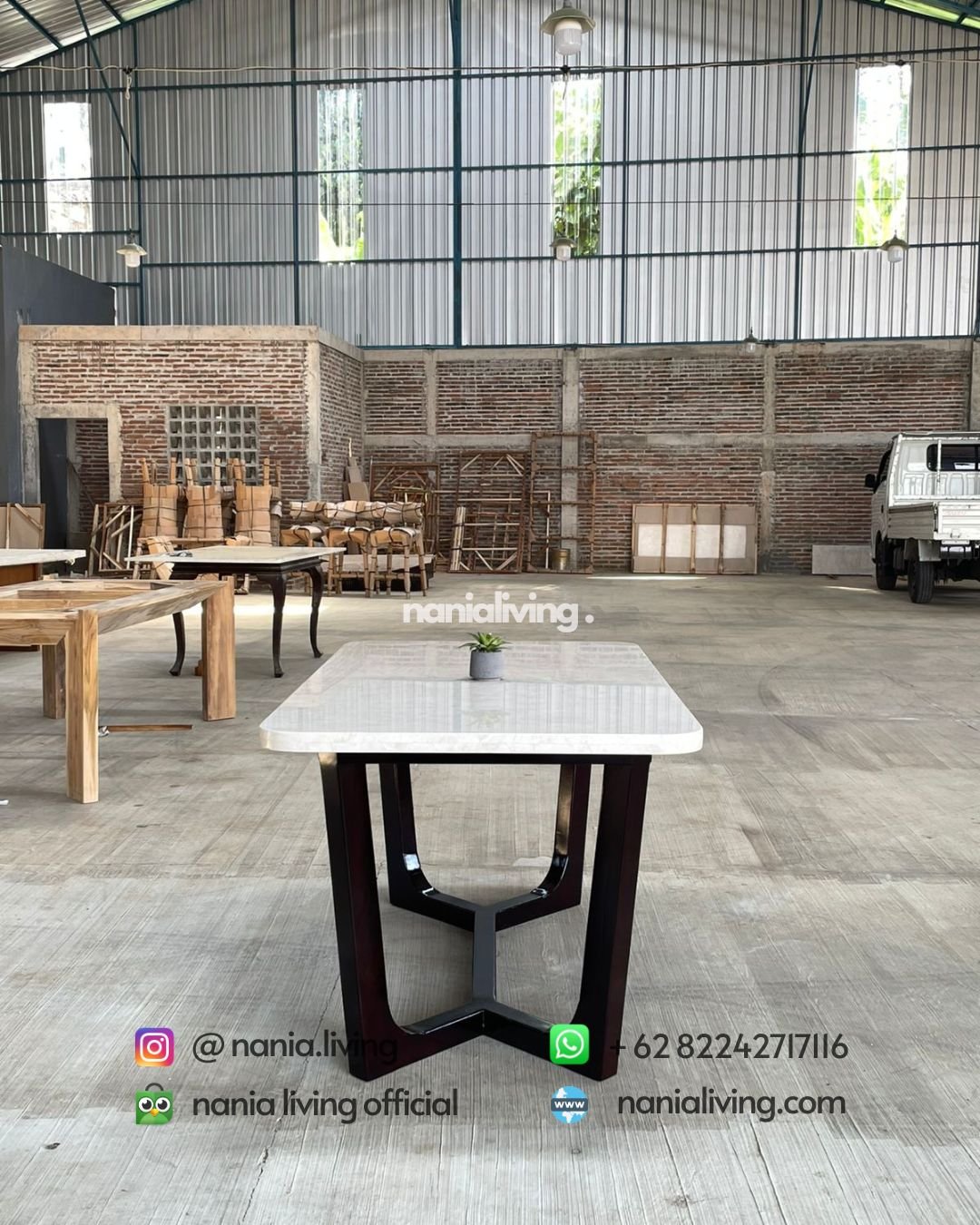 Minimalist Marble Dining Table With Teak Legs (4) top Minimalist Marble Dining Table With Teak Legs