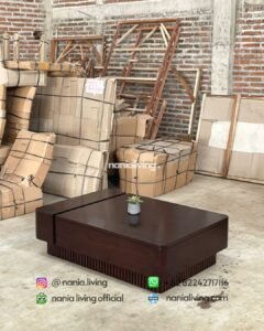 detail Modern Low Teak Coffee Table