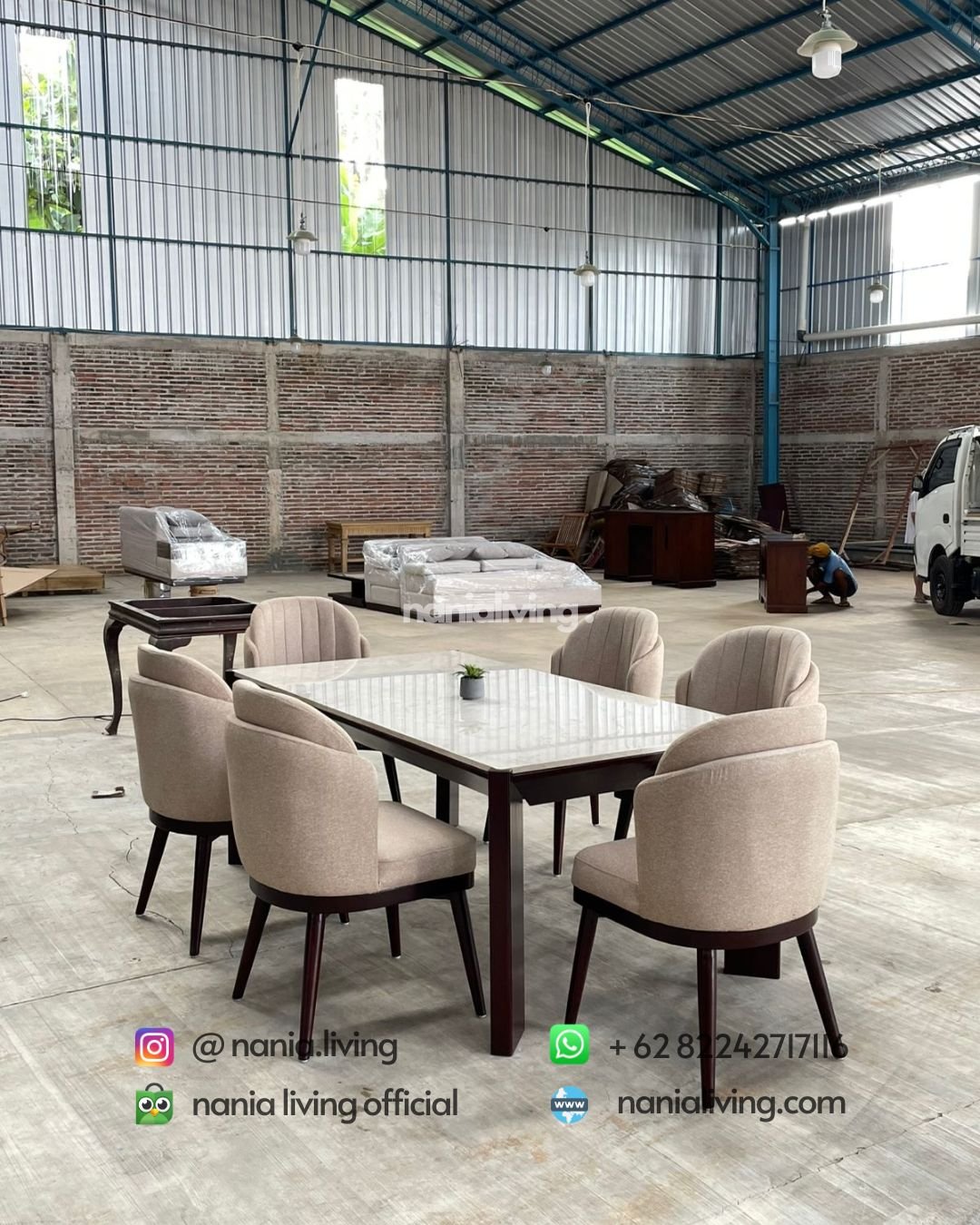 Modern Marble Dining Table Set With 6 Shell-shaped Chairs (1) nanialiving
