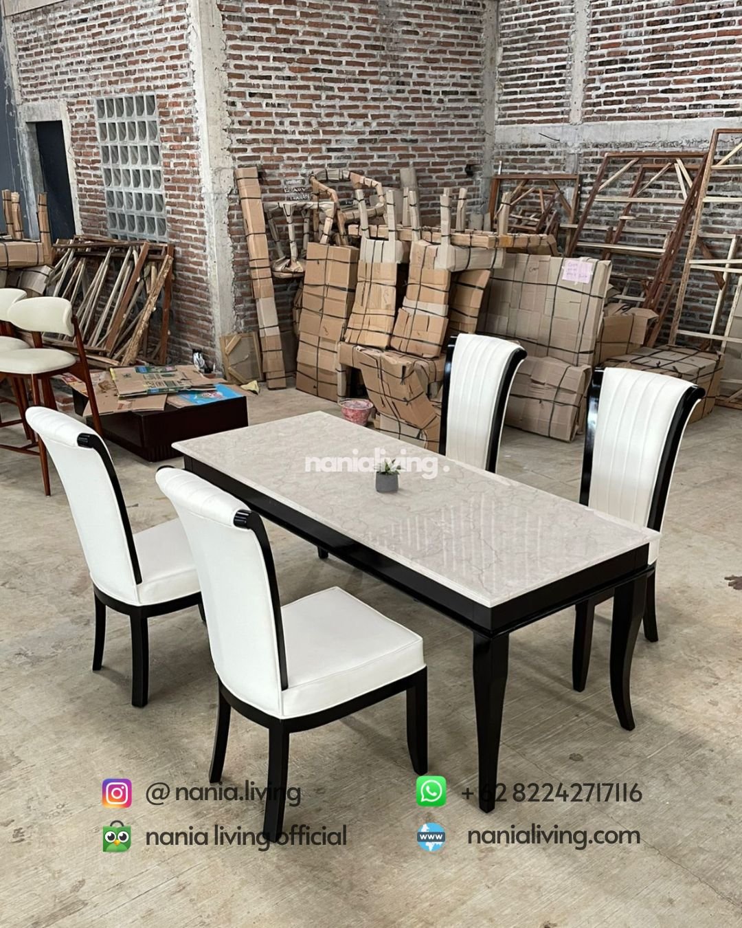 Simple Marble Dining Table With 4 Chairs (5) cv nania bintang utama
