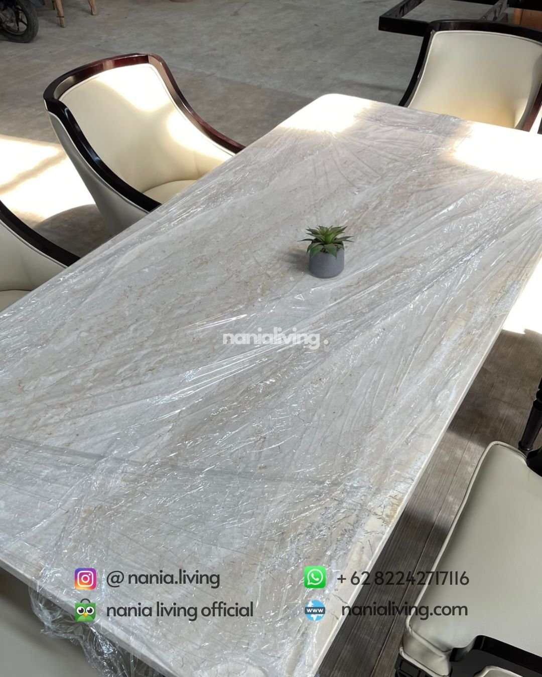 Stella Marble Dining Table Set With Carved Chairs (3) top Stella Marble Dining Table Set With Carved Chairs