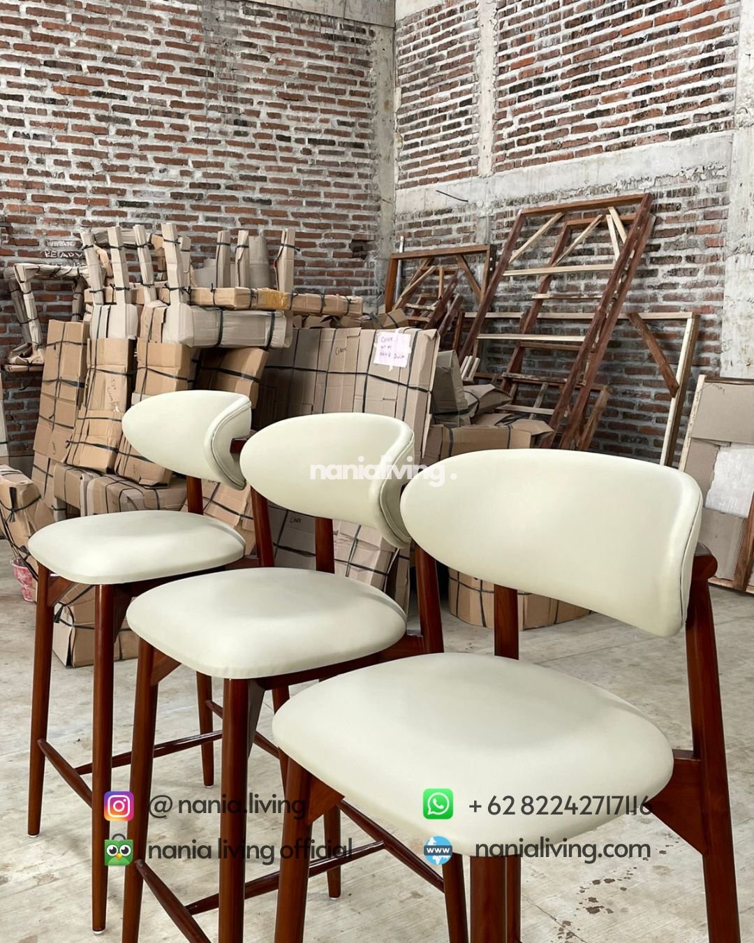 detail Teak Bar Stool With White Synthetic Leather Upholstery