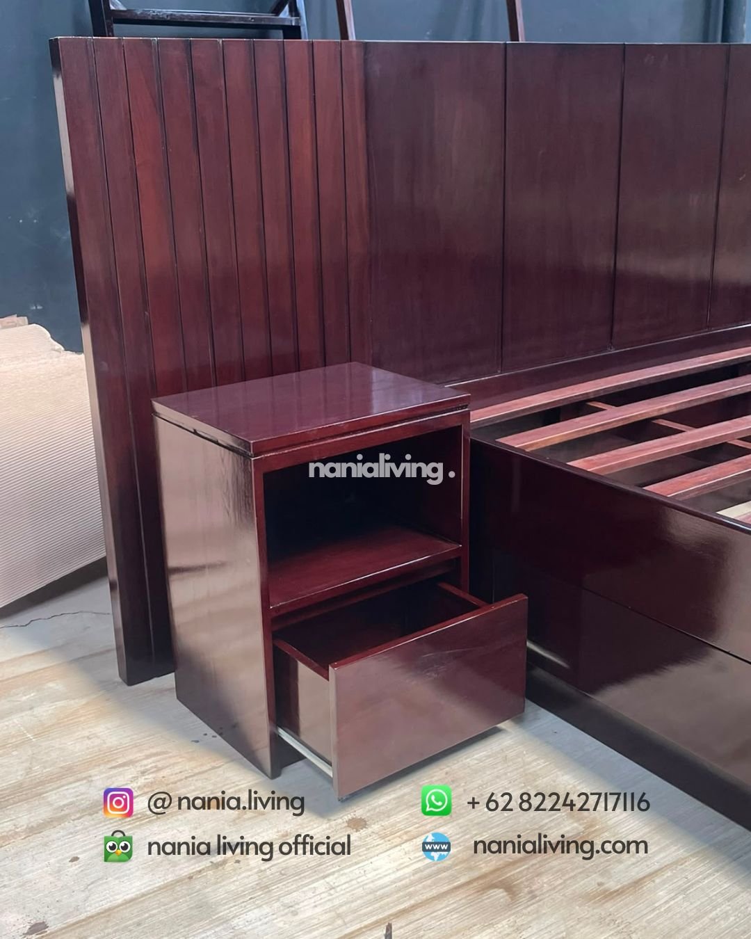 Teak Bed Set With 2 Bedside Tables (5) drawer Teak Bed Set With 2 Bedside Tables
