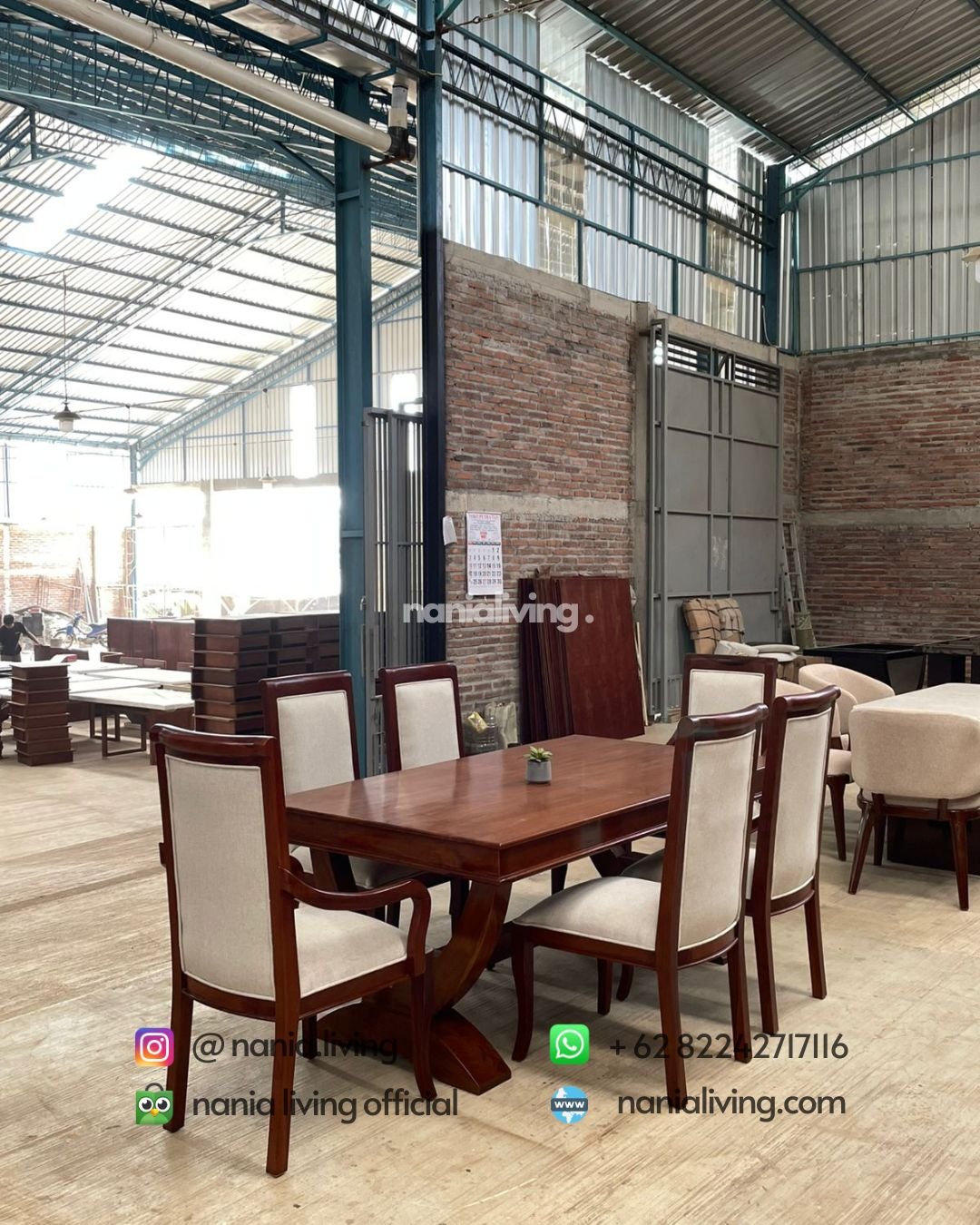Teak Dining Table With 6 Armchairs (2) Teak Dining Table With 6 Armchairs