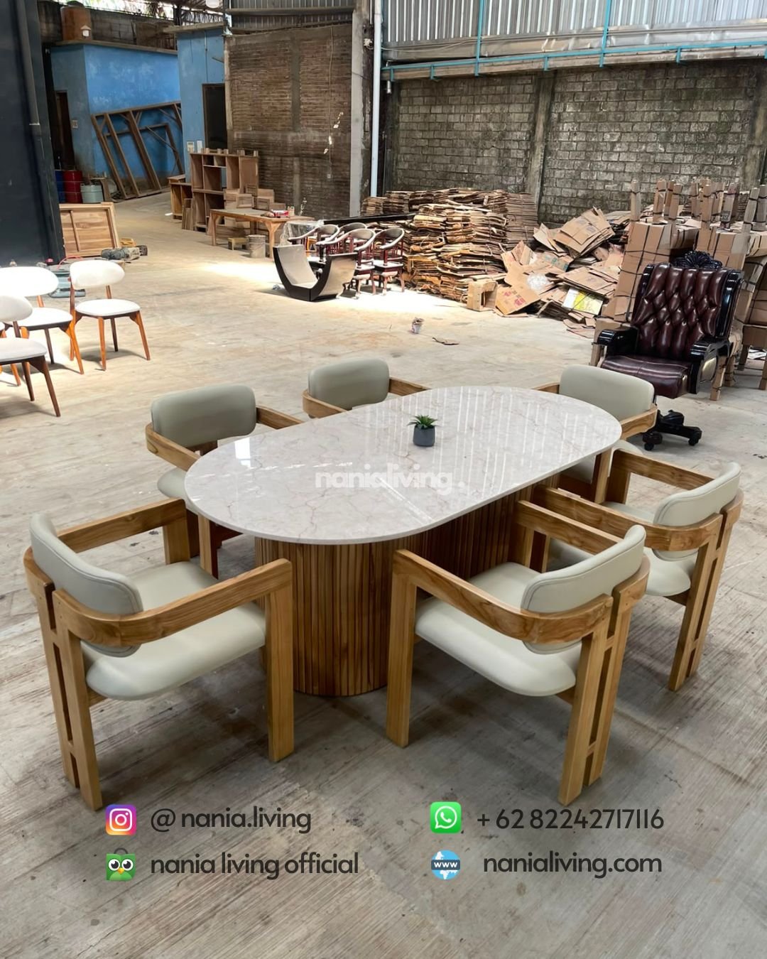 Marble Dining Table With Slatted Legs And 6 Teak Chairs (1)