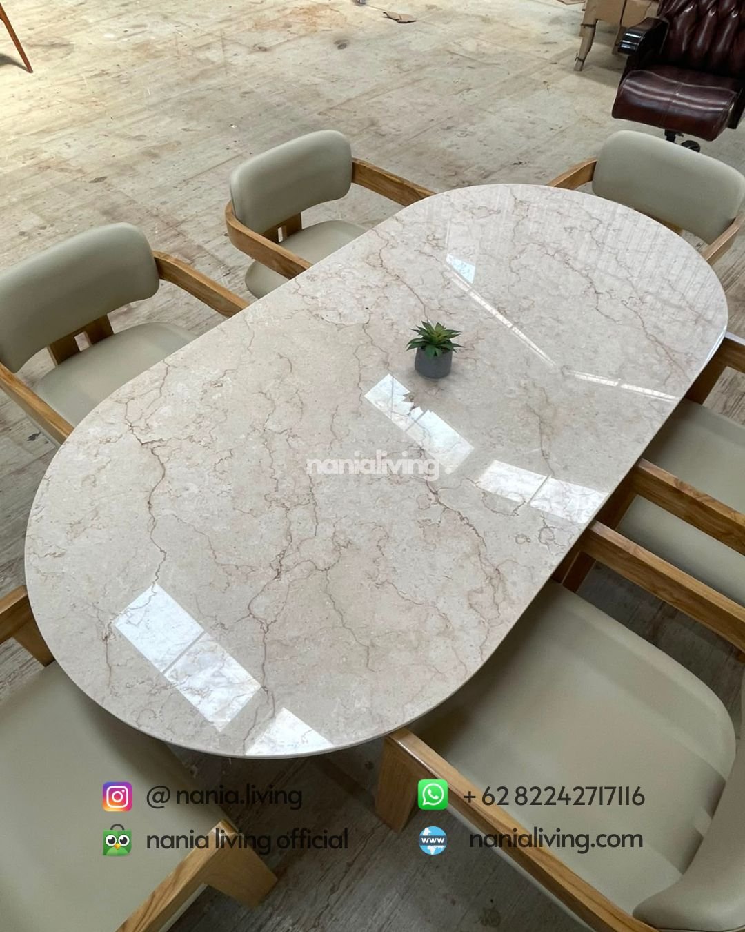 Marble Dining Table With Slatted Legs And 6 Teak Chairs (2)