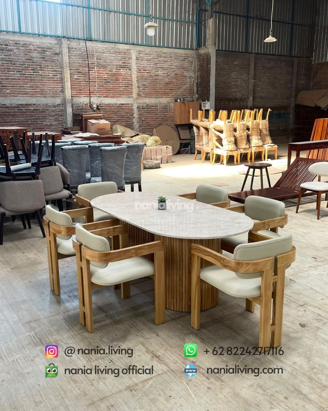 Marble Dining Table With Slatted Legs And 6 Teak Chairs (6)