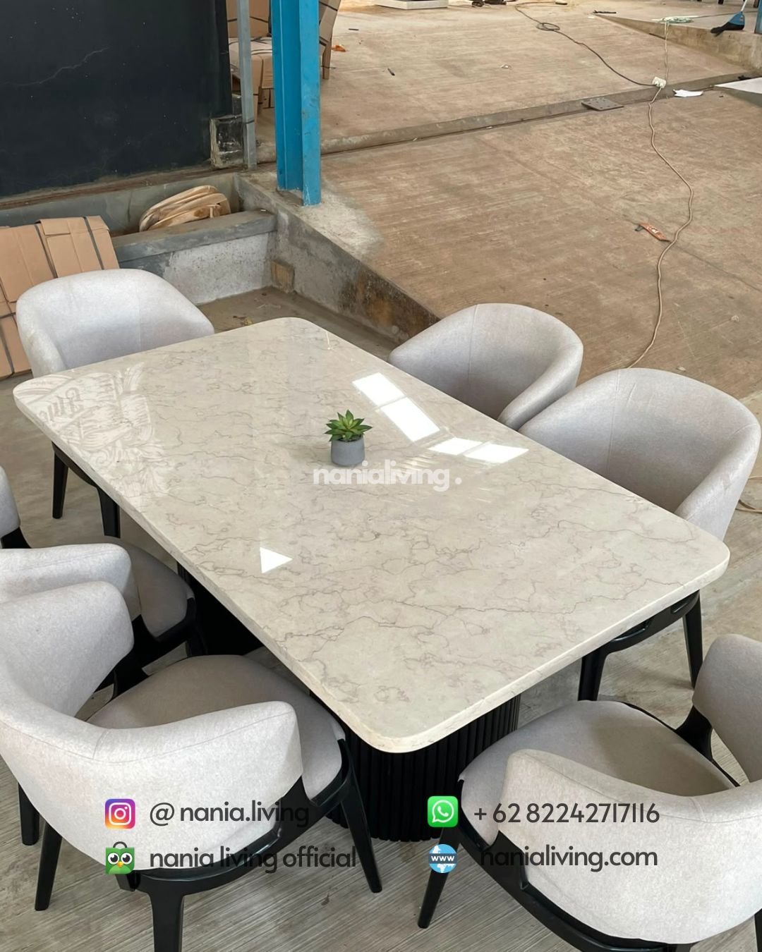 Modern 6-seater Veined Marble Dining Table Set (3)