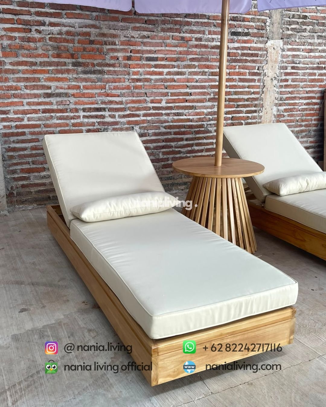 Set Of Beach Loungers With A Teak Parasol (5)