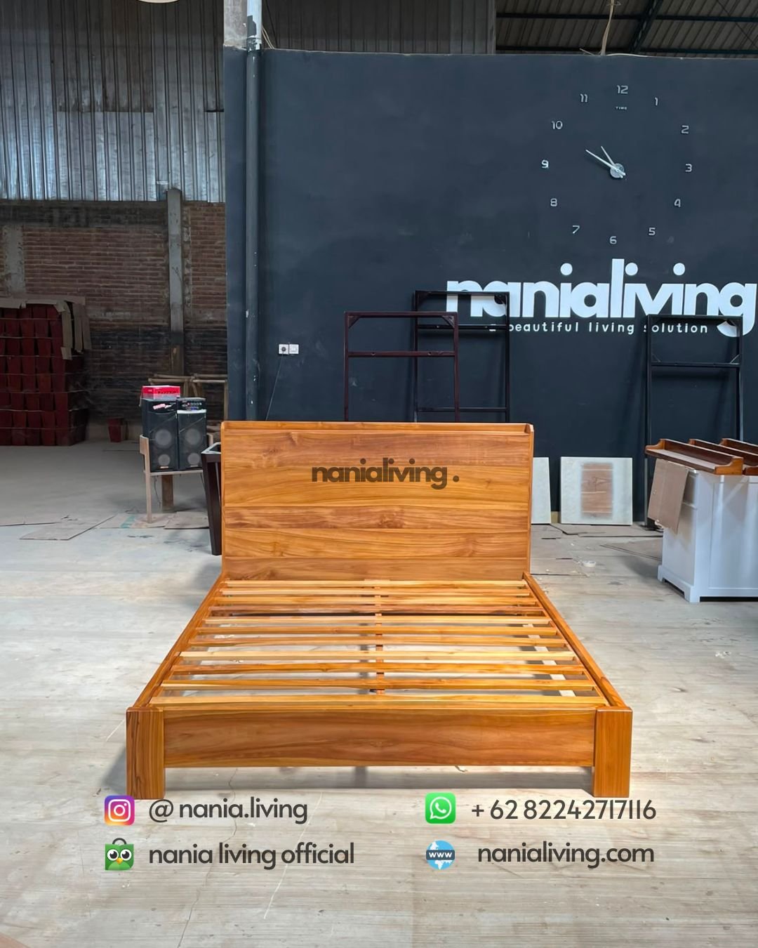 Simple Minimalist Teak Bed (1)