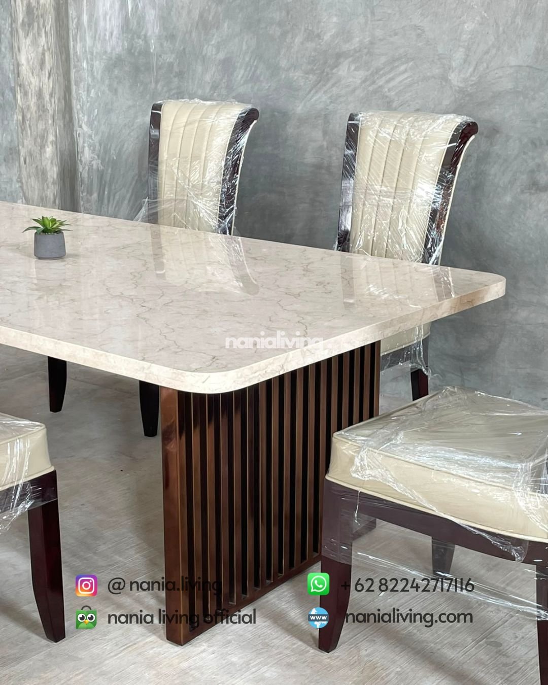 Marble Dining Table With Iron Legs And 6 Striped Chairs (5)
