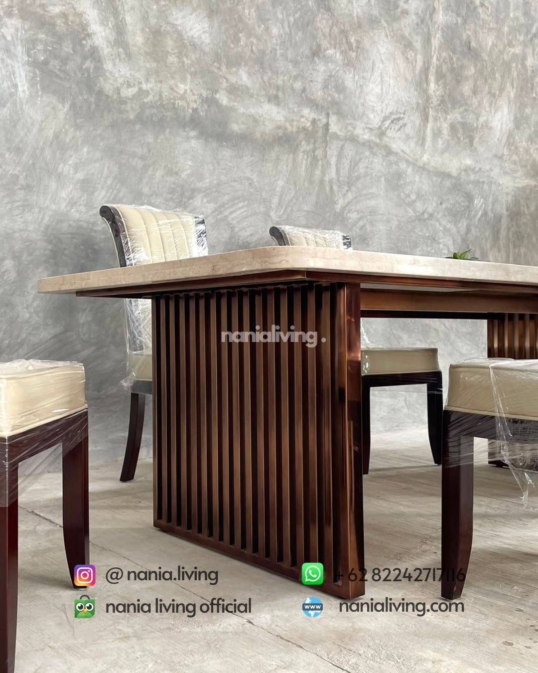 Marble Dining Table With Iron Legs And 6 Striped Chairs (6)