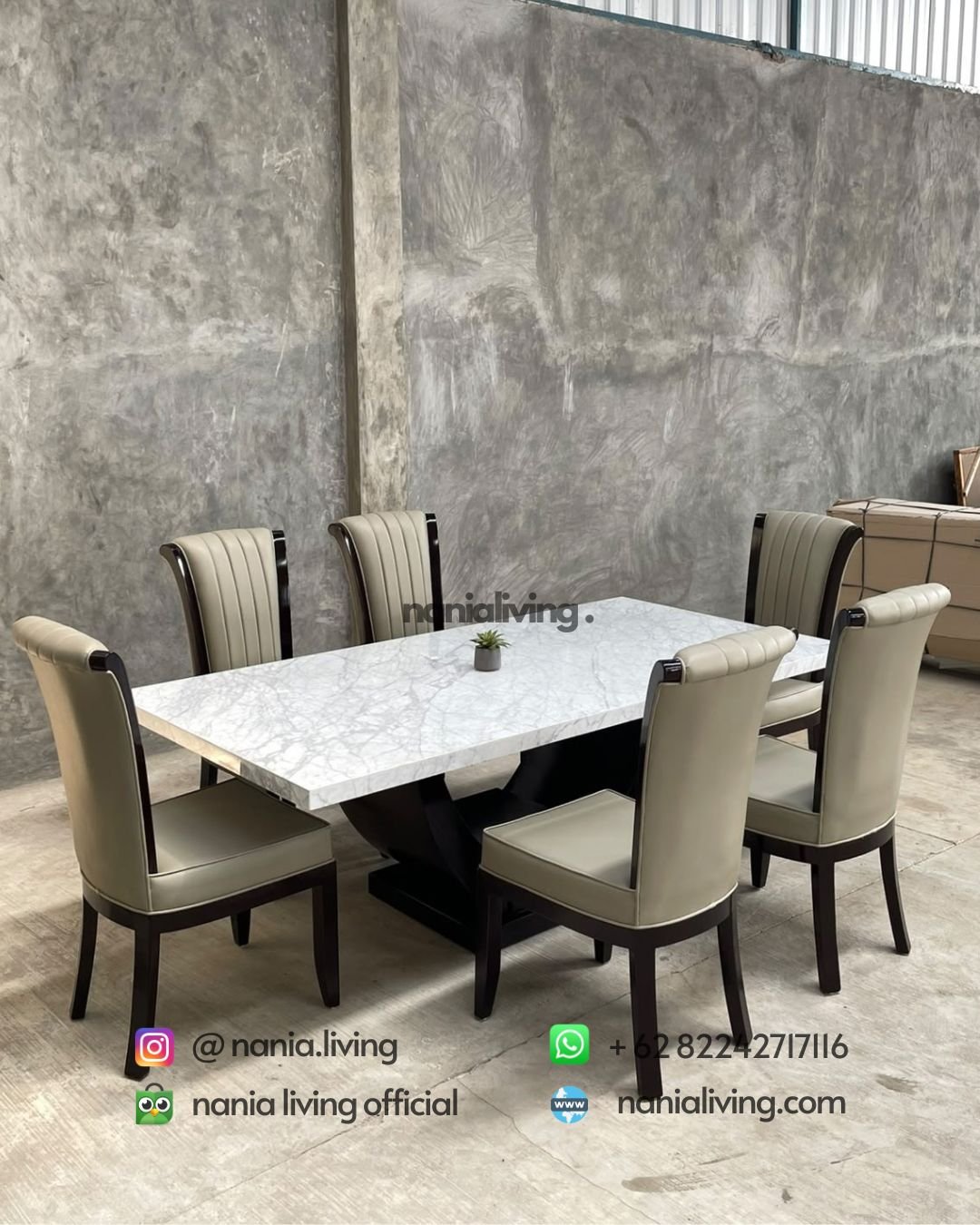 Carara Marble Dining Table With 6 Chairs (2)