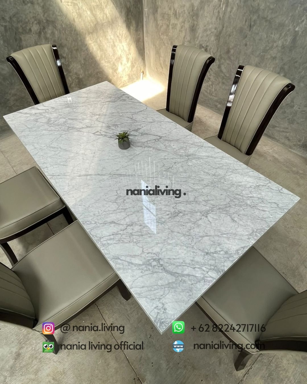 Carara Marble Dining Table With 6 Chairs (4)