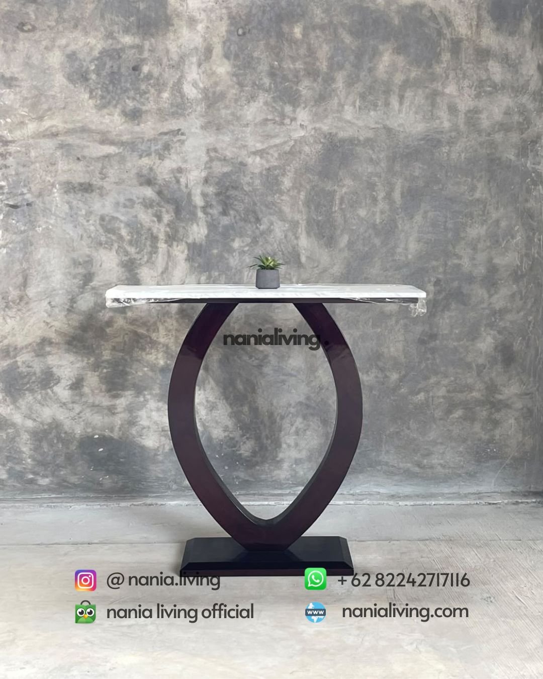 Mini Console Table With A Marble Top (5)
