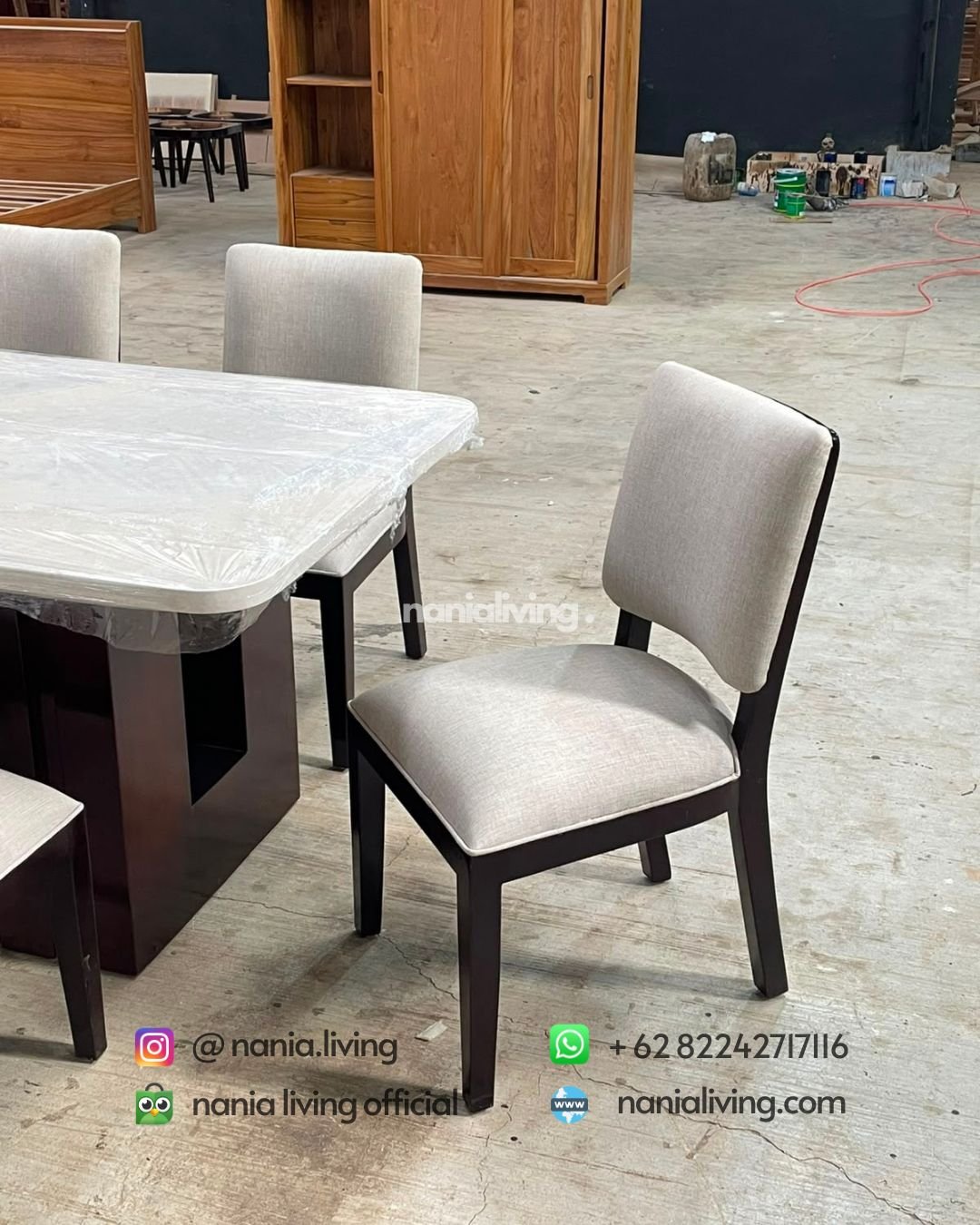 Modern Café-style Teak And Marble Dining Table With 8 Chairs (3)