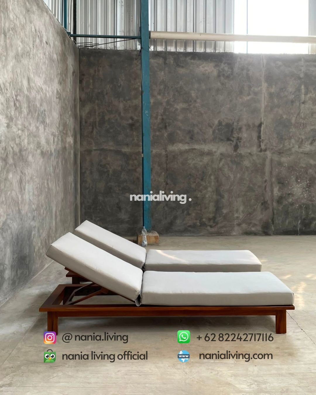 Relaxing Teak Sun Lounger With Soft Foam Padding (4)