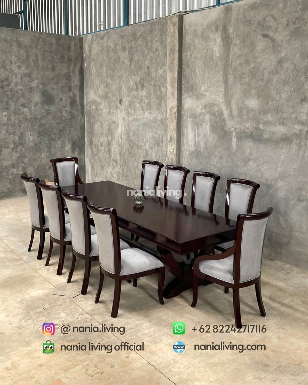 Walnut Teak Dining Table With 10 Dining Chairs (1)