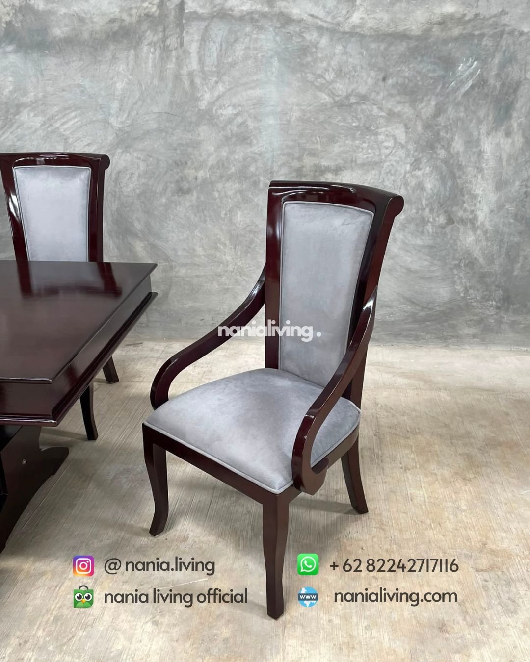 Walnut Teak Dining Table With 10 Dining Chairs (4)