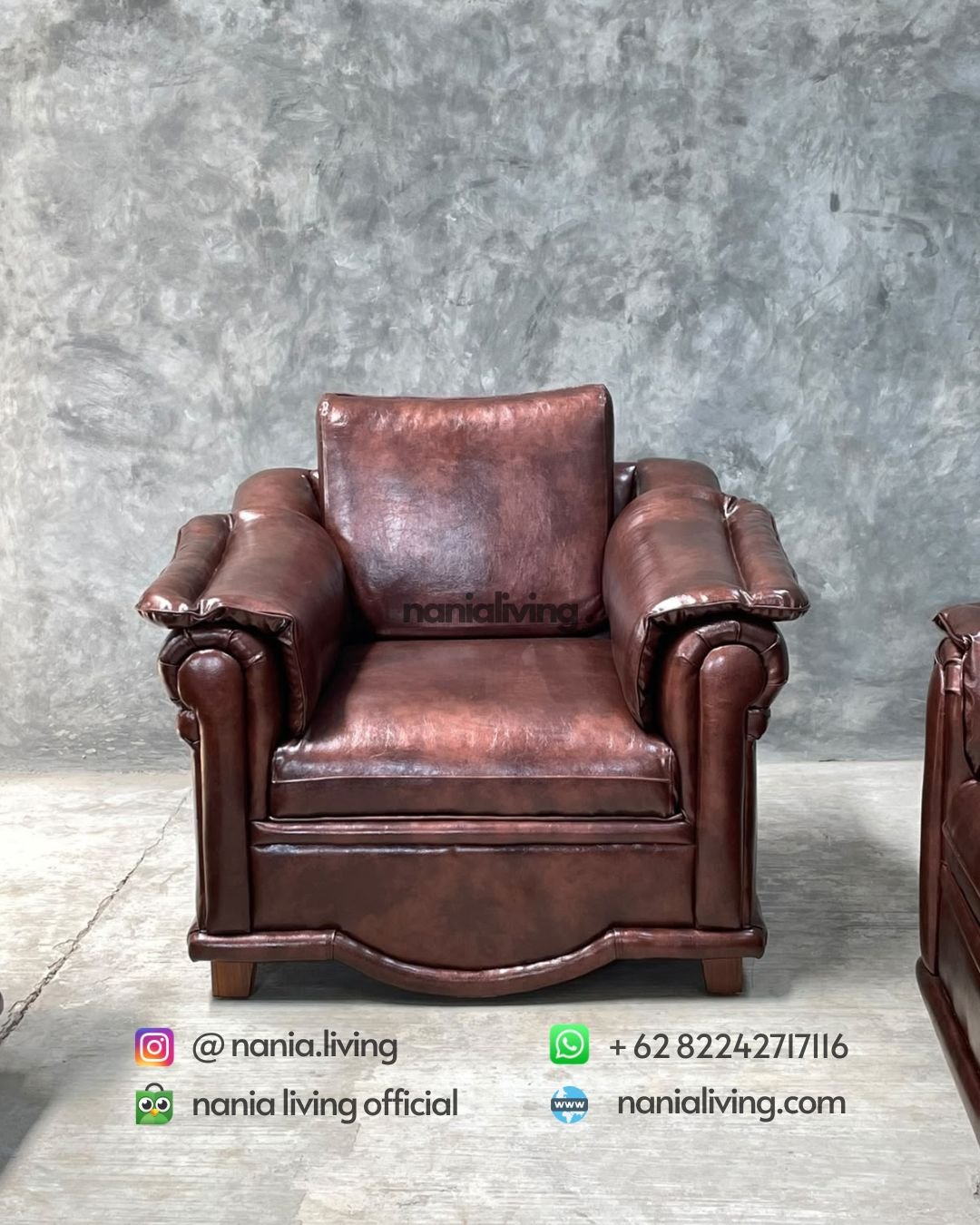 Luxurious Chesterfield Guest Sofa Without Table (2)