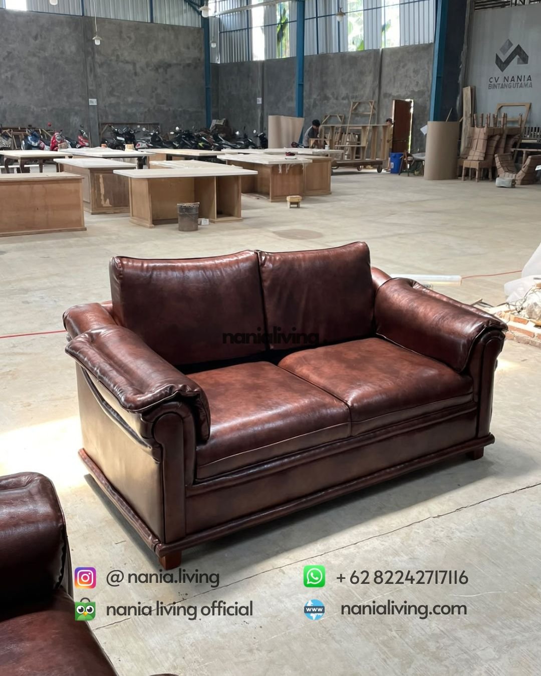 Luxurious Chesterfield Guest Sofa Without Table (4)