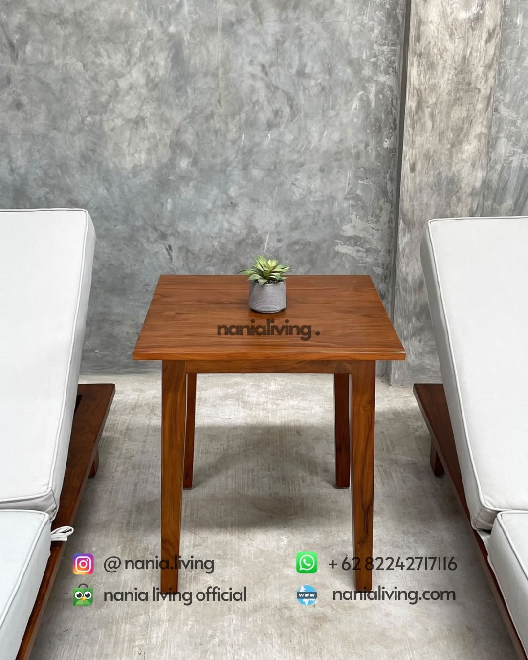 Minimalist Double Lounger Set With Table (2)