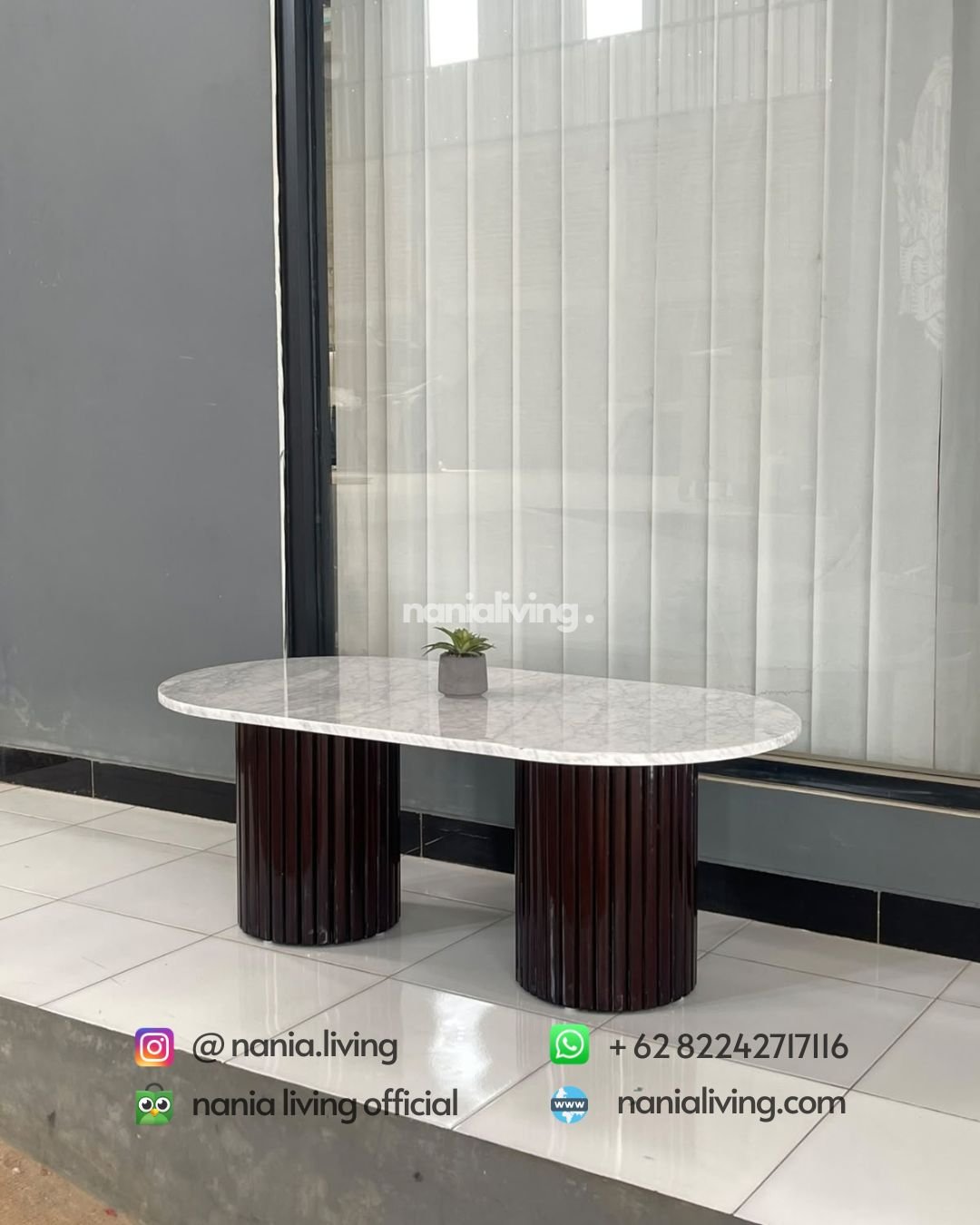 Oval Marble Coffee Table With Tapered Legs (1)